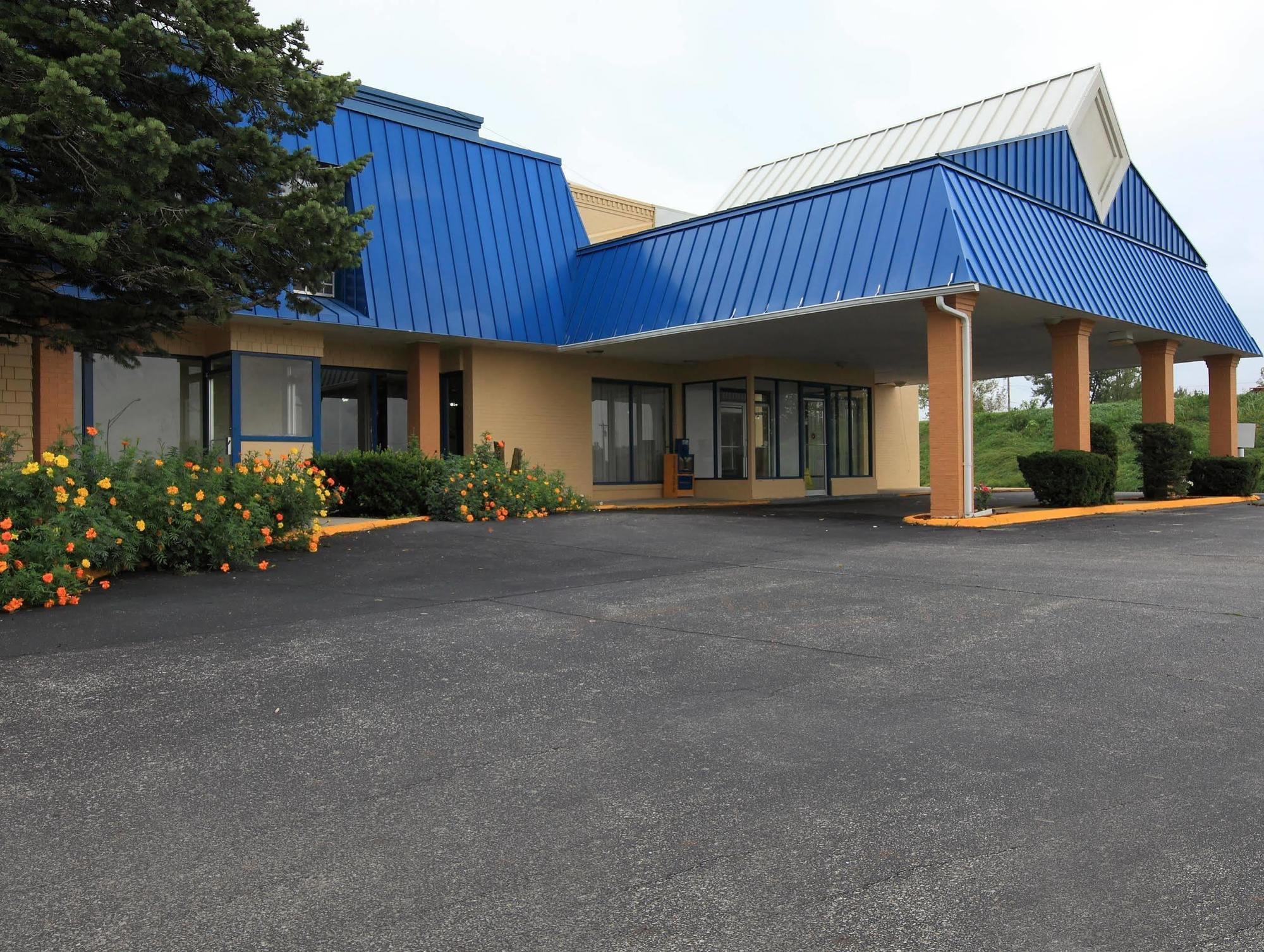Americas Best Value Inn Newton Buitenkant foto